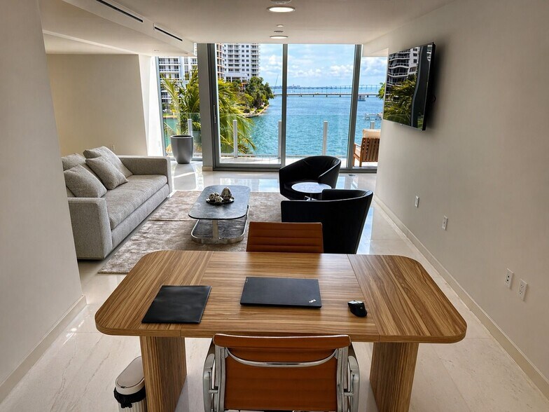 More Photos Of 300 Biscayne Boulevard Way, Miami Apartments For Lease