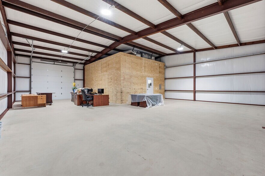 More Photos Of 7748 E US Highway 290, Johnson City Warehouse For Sale