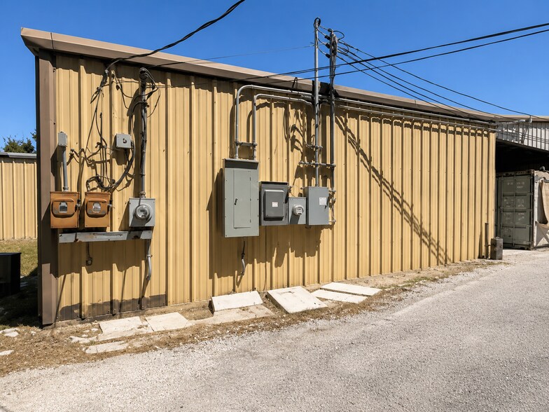 More Photos Of 8635 E Mt Houston Rd, Houston Warehouse For Lease