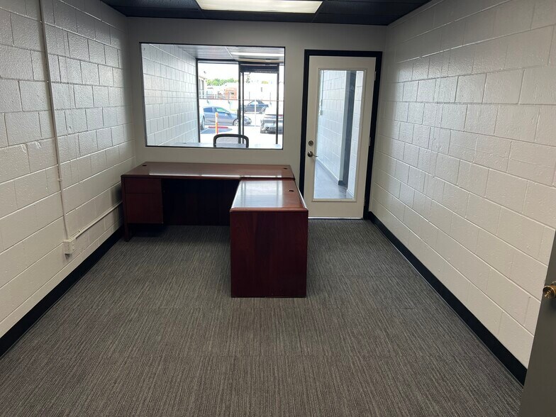 More Photos Of 500 S Raymond Ave, Fullerton Warehouse For Lease