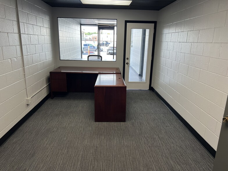 More Photos Of 500 S Raymond Ave, Fullerton Warehouse For Lease