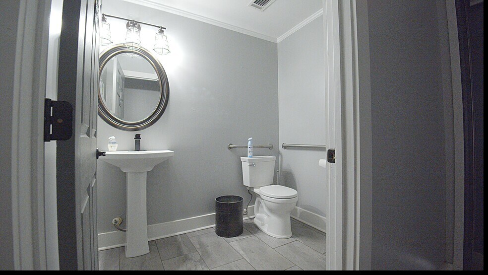 More Photos Of 5603 Main St, Flowery Branch Restaurant For Lease