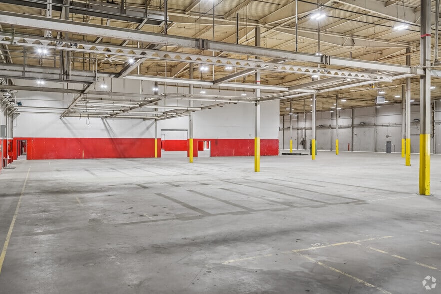 More Photos Of 1500 E Broad St, Mansfield Manufacturing For Sale