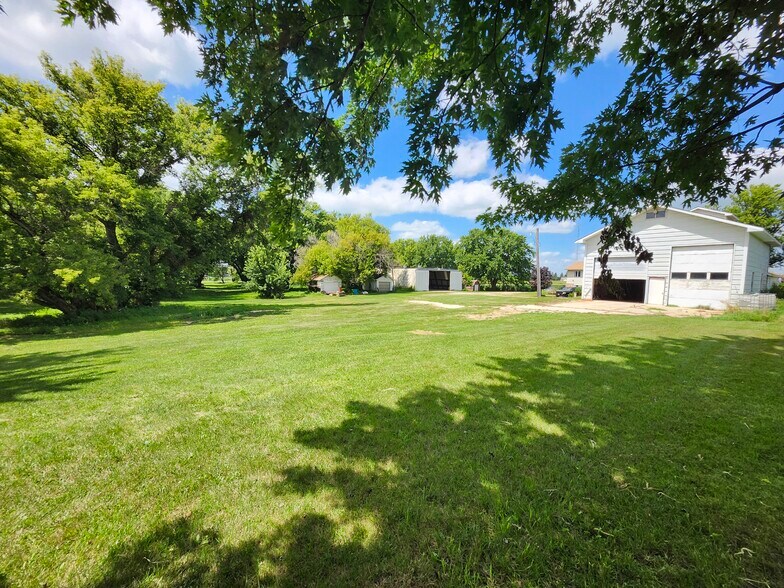 More Photos Of 17069 400th St, Leland Contractor Storage Yard For Sale