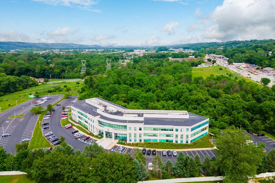 More Photos Of 100 Deerfield Ln, Malvern Office For Lease