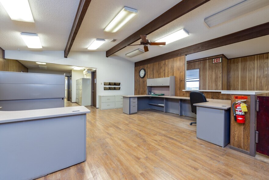 More Photos Of 1809 N Bell St, San Angelo Industrial For Sale