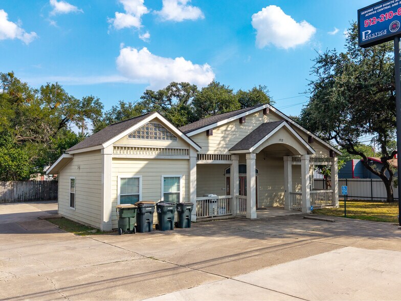 More Photos Of 1712 N Interstate 35, San Marcos Office For Sale