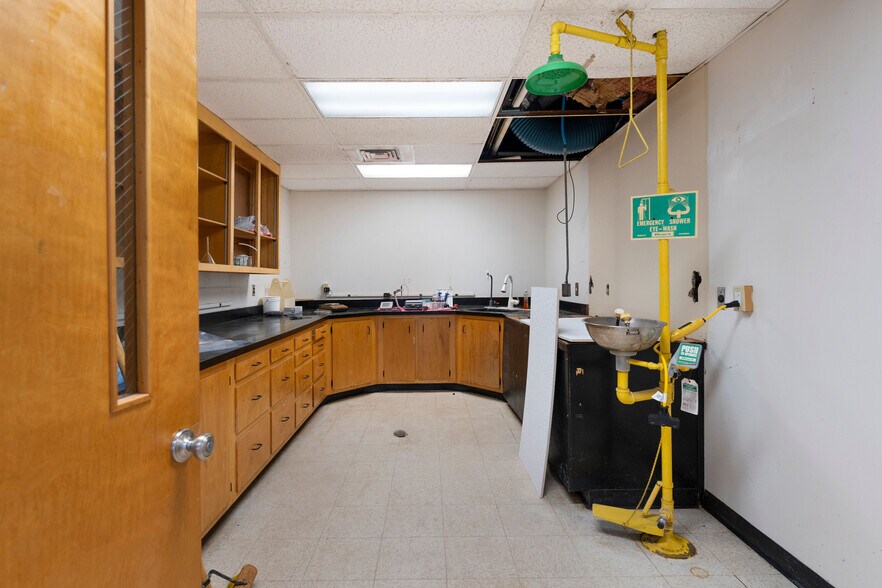 More Photos Of 112 Old Mill Rd, Cartersville Research And Development For Sale