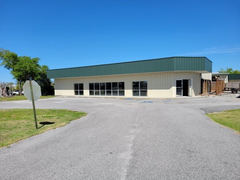 More Photos Of 2401 Ruth Hentz Ave, Panama City Flex For Lease