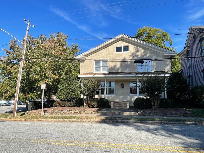More Photos Of 720 W Hargett St, Raleigh Office For Lease