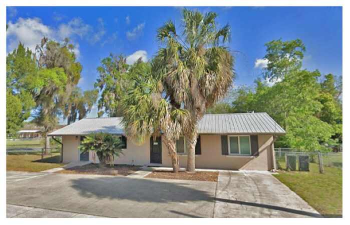 Primary Photo Of 20785 W McKinney Ave, Dunnellon Office For Sale