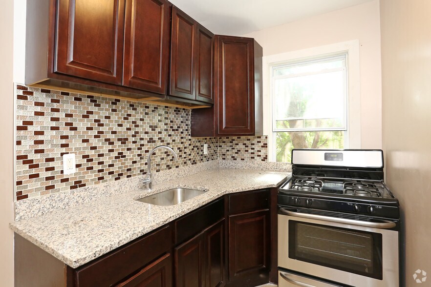 More Photos Of 12-16 Groton St, Hartford Apartments For Sale