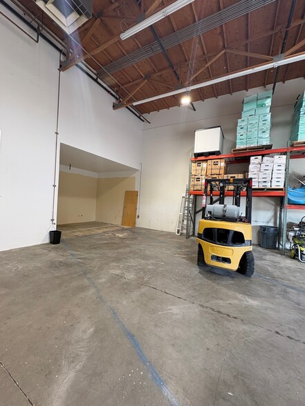 More Photos Of 20634 N 28th St, Phoenix Warehouse For Sale
