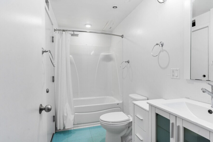More Photos Of 123 Court St, Binghamton Apartments For Sale