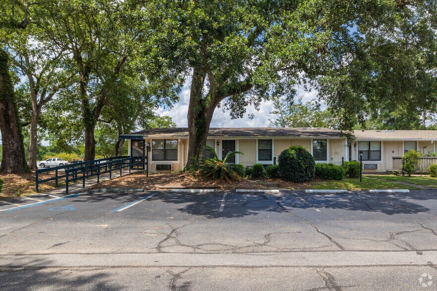 More Photos Of 8619 N Davis Hwy, Pensacola Apartments For Sale