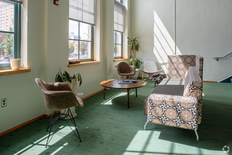 More Photos Of 23 W Broad St, Richmond Office For Sale