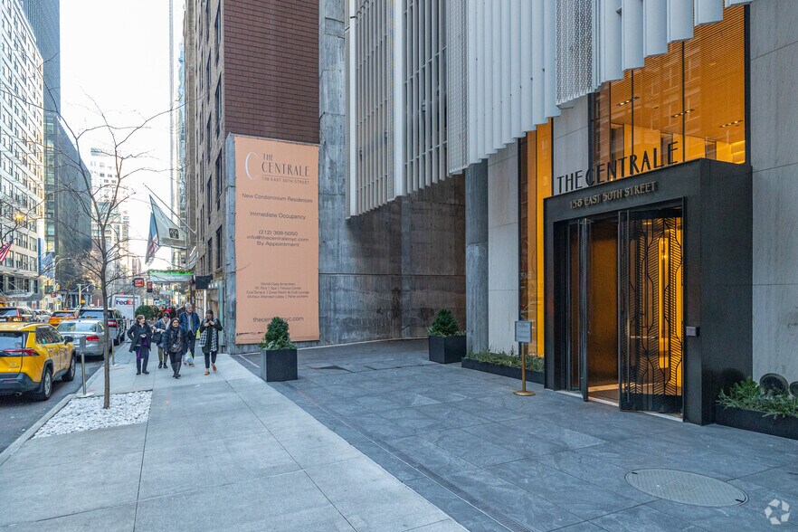 More Photos Of 138 E 50th St, New York Apartments For Lease