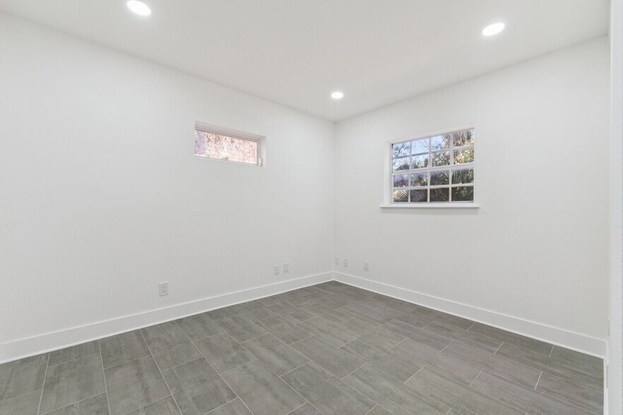 More Photos Of 557 W Plant St, Winter Garden Office For Sale