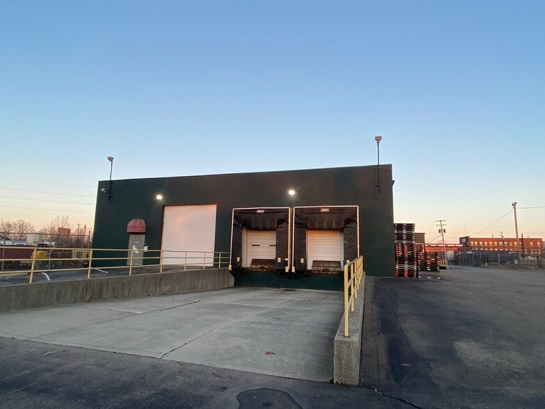 More Photos Of 2025 S High St, Columbus Office For Lease