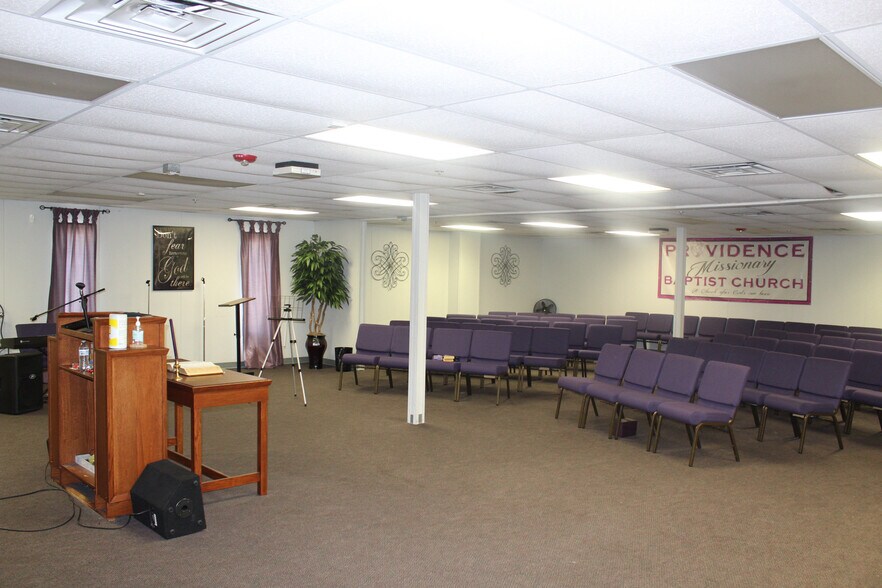 More Photos Of 2 SE Lee Blvd, Lawton Office For Lease