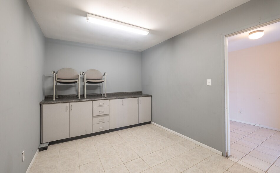 More Photos Of 9180 State Route 140, Hamel Restaurant For Sale