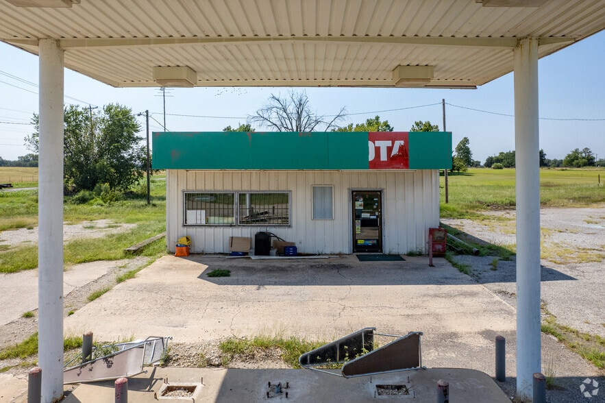 More Photos Of 8380 State Highway 39, Lexington Convenience Store For Sale
