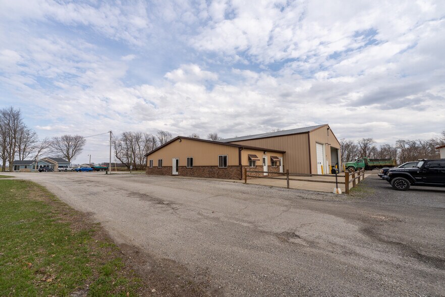 Primary Photo Of 447 N Old State Road 2, Valparaiso Warehouse For Lease