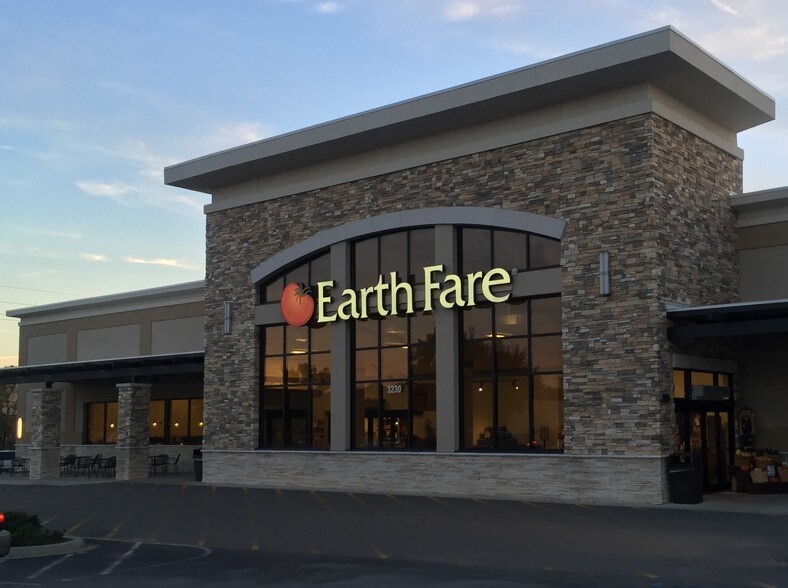 More Photos Of 3000 Riverchase Galleria, Birmingham Unknown For Lease