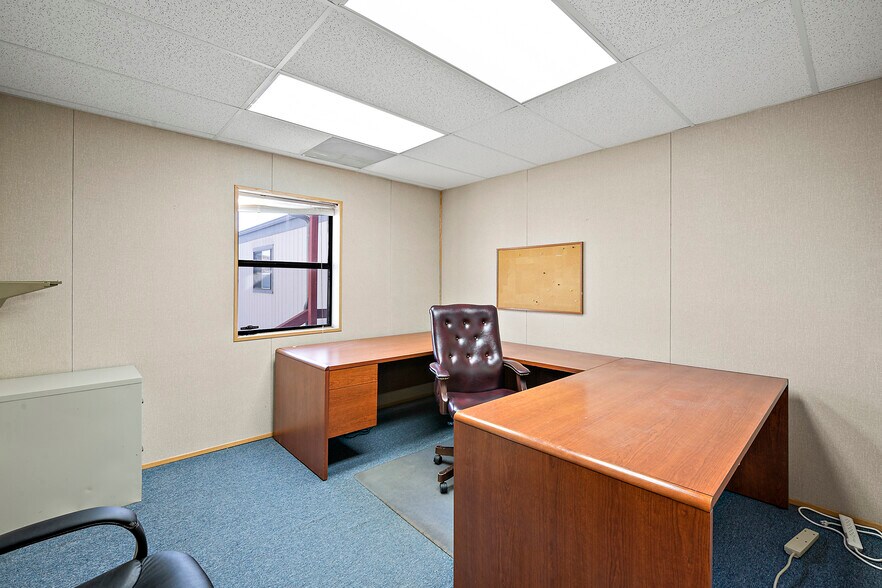 More Photos Of 71 Allegiance Cir, Evanston Warehouse For Sale