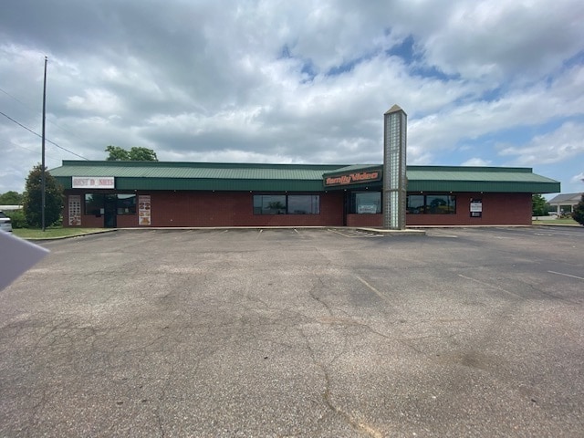 More Photos Of 1310 S 1st St, Union City General Retail For Lease