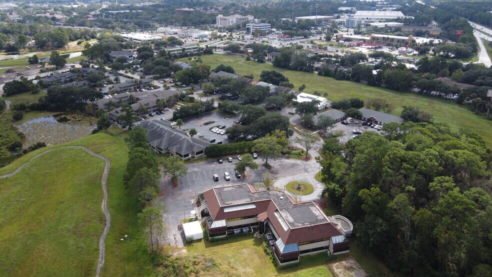 More Photos Of 9000 Cypress Green Dr, Jacksonville Office For Lease