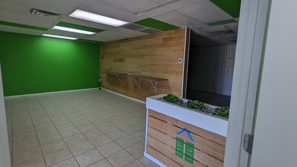 More Photos Of 1465 E Apple Ave, Muskegon Unknown For Lease