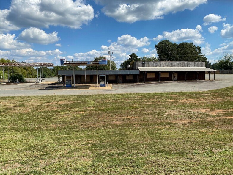 More Photos Of 2099 Highway 532, Dubberly Service Station For Sale