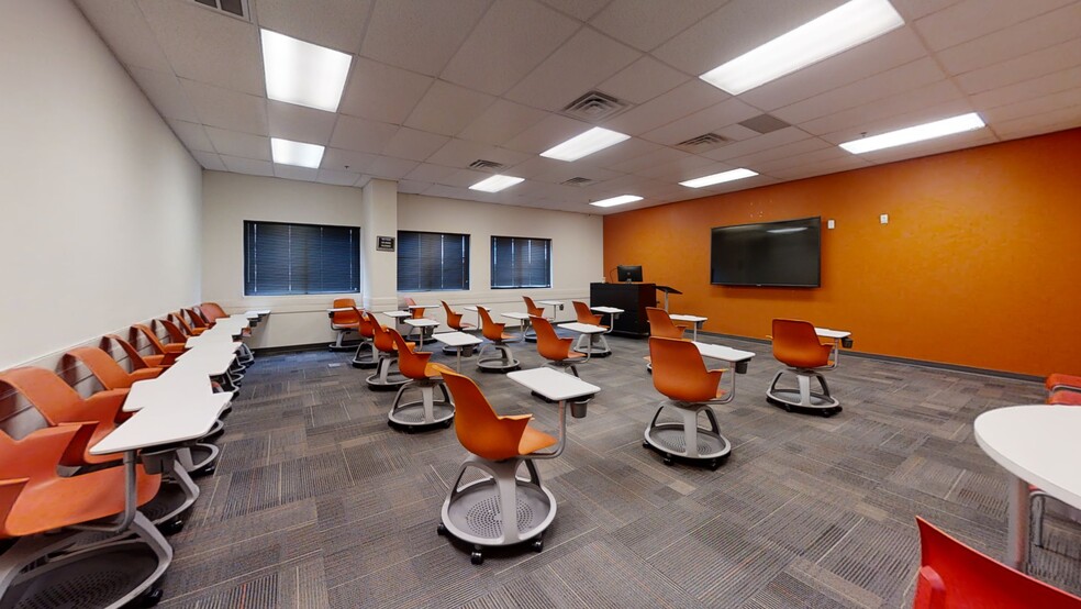 More Photos Of 7300 Blackmon Rd, Columbus Schools For Lease