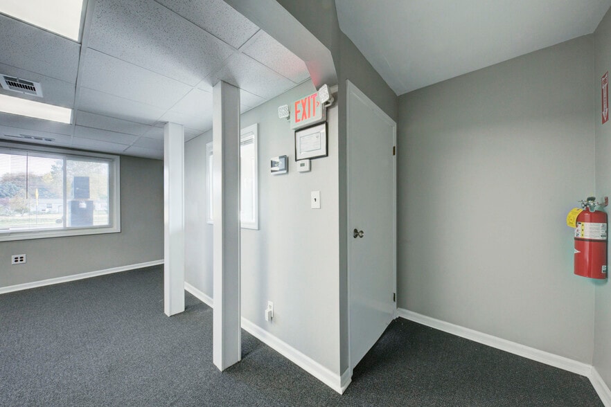 More Photos Of 36050 Goddard Rd, Romulus Auto Repair For Sale