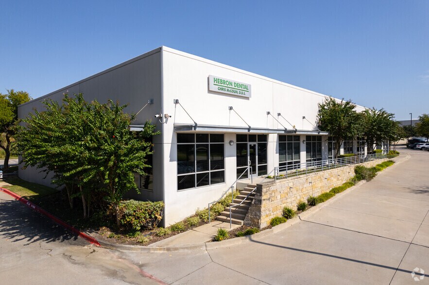 More Photos Of 4300 Marsh Ridge Rd, Carrollton Showroom For Lease