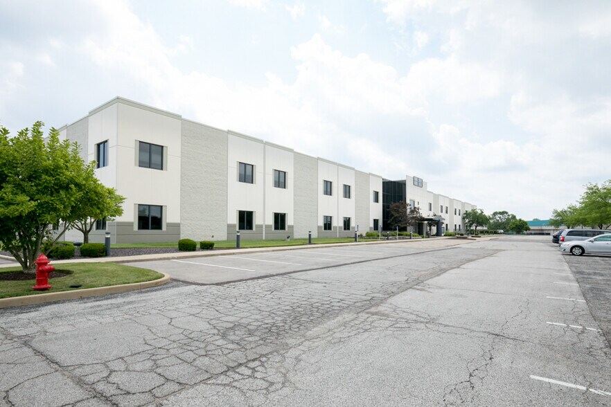 More Photos Of 7650 Magna Dr, Belleville Medical For Lease