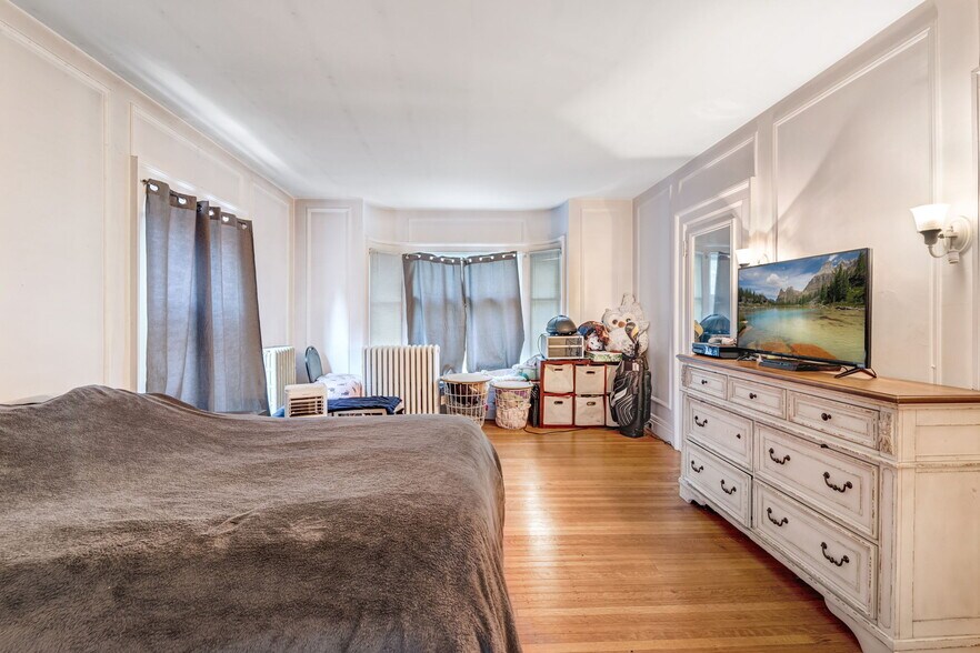 More Photos Of 461 Linwood Ave, Buffalo Apartments For Sale