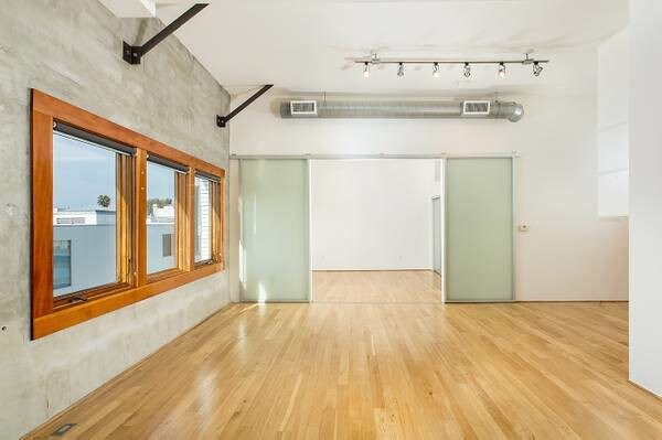 More Photos Of 8 Brooks Ave, Venice Apartments For Lease