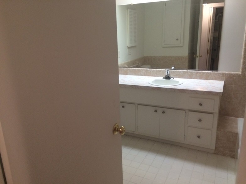 More Photos Of 4445-4455 W Sylvania Ave, Toledo Apartments For Sale