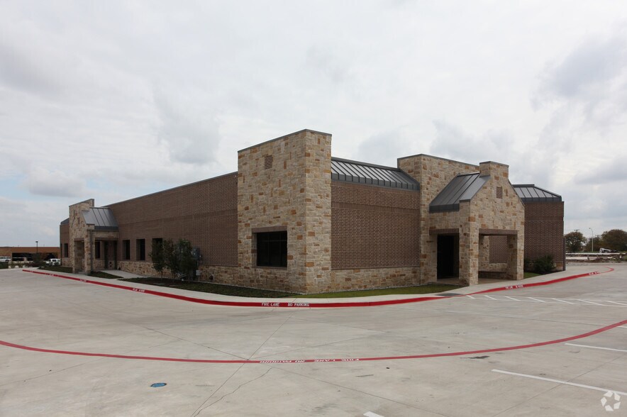 More Photos Of 765 Custer Rd, Plano Office For Sale