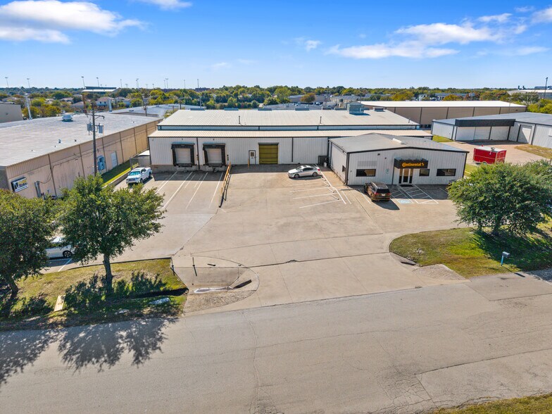More Photos Of 1120 Commercial Blvd N, Arlington Warehouse For Sale