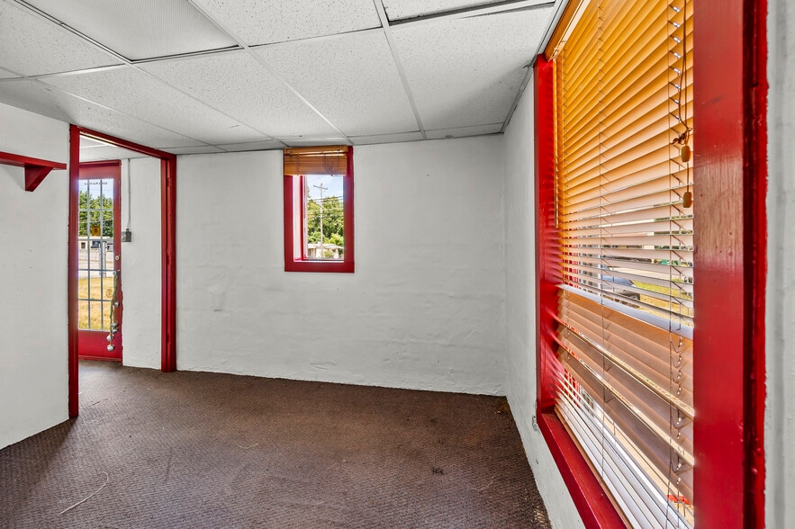 More Photos Of 5326 Main St, Walkertown Service For Sale