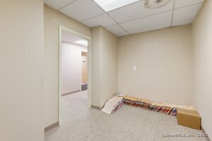 More Photos Of 454-456 Park St, Hartford Showroom For Lease