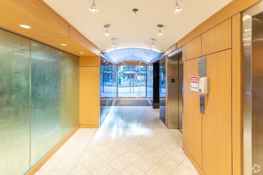 More Photos Of 1190-1192 Melville St, Vancouver Office For Lease