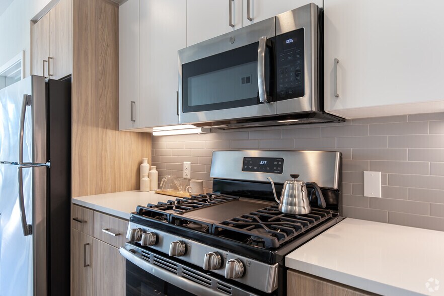 More Photos Of 3093 Broadway, Oakland Apartments For Lease