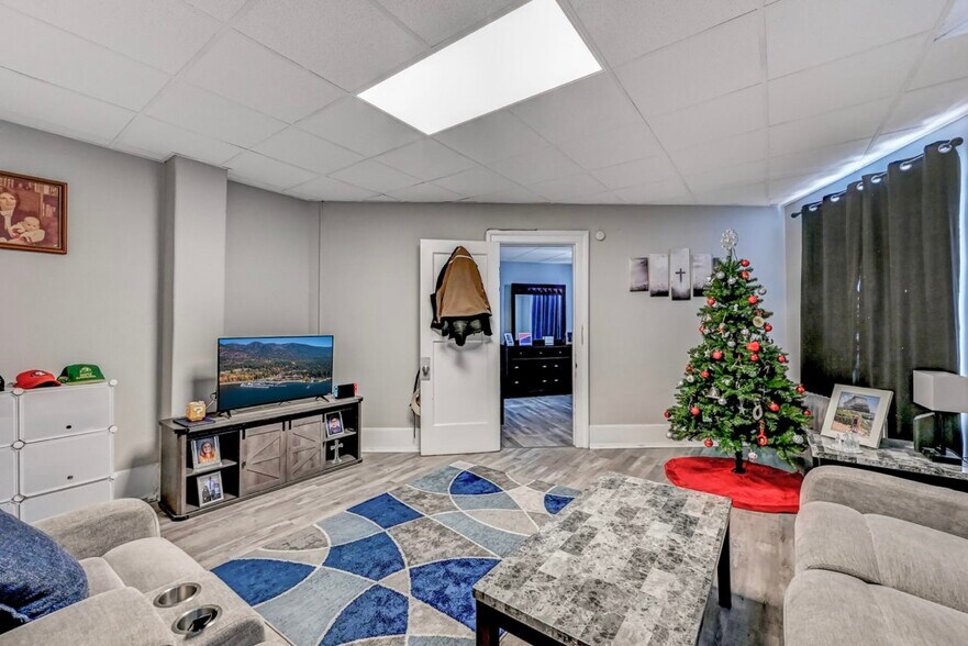 More Photos Of 310-312E Lackawanna Ave, Olyphant Apartments For Sale