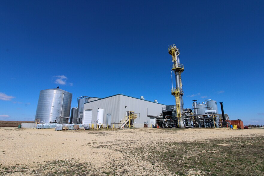More Photos Of 5640 44th Ave S, Clinton Industrial For Sale