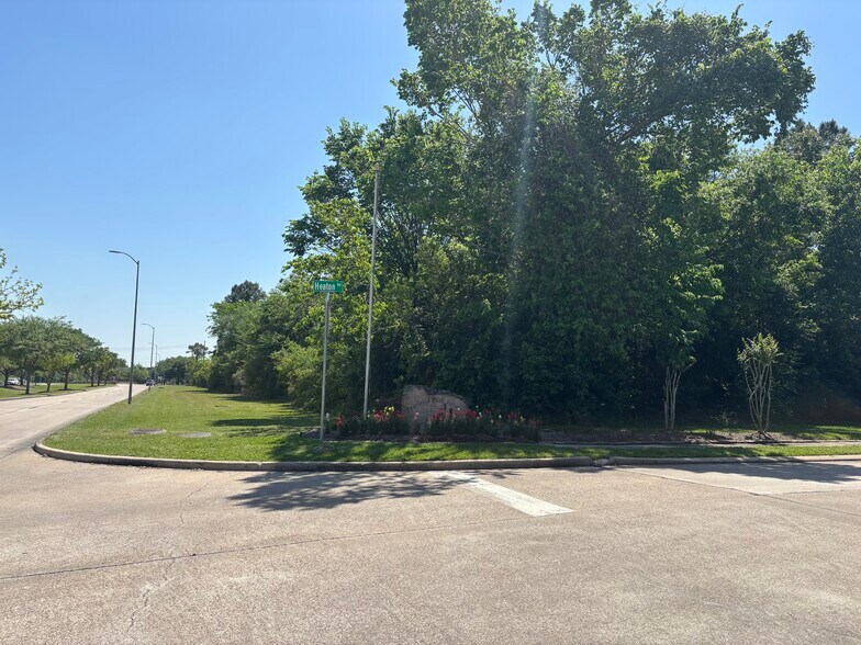 More Photos Of Pearland Parkway, Pearland Land For Sale