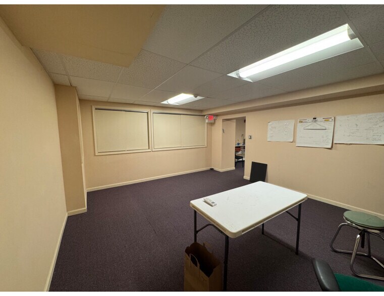 More Photos Of 1631-33 South St, Philadelphia Storefront Retail Office For Sale